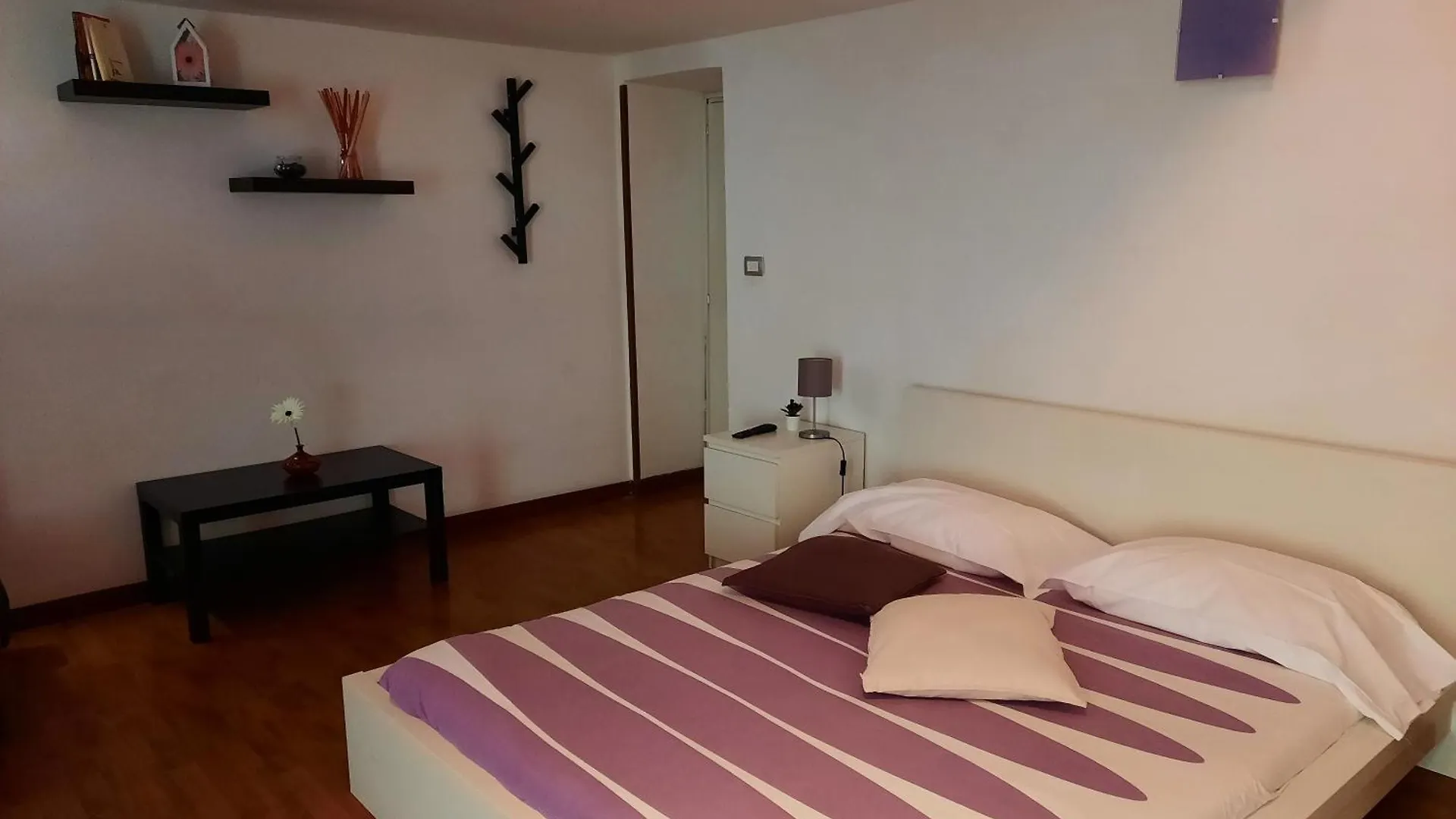 Alojamento de Acomodação e Pequeno-almoço Mareluna B&B Nápoles
